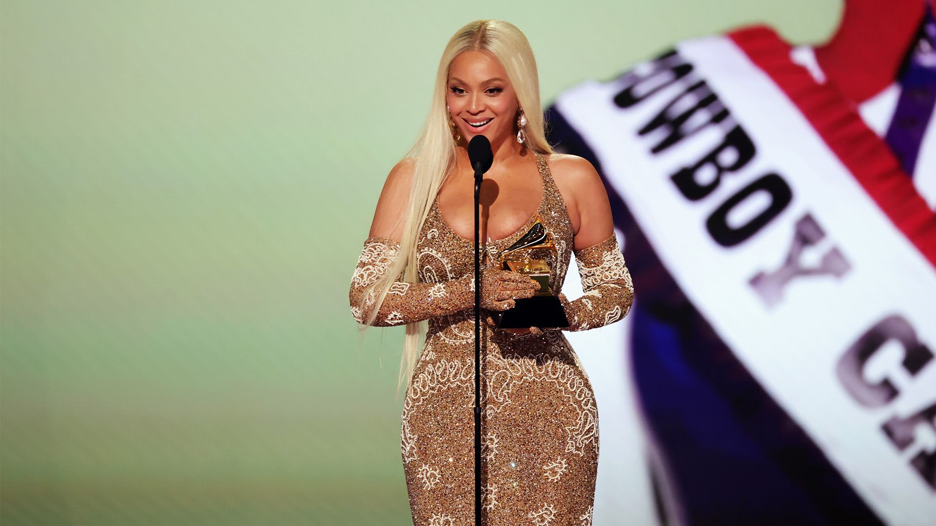 不仅为球队 不仅为球队